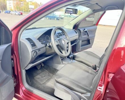 Червоний Фольксваген Поло, об'ємом двигуна 1.4 л та пробігом 178 тис. км за 5300 $, фото 6 на Automoto.ua