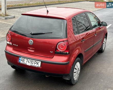 Червоний Фольксваген Поло, об'ємом двигуна 1.4 л та пробігом 180 тис. км за 6000 $, фото 7 на Automoto.ua