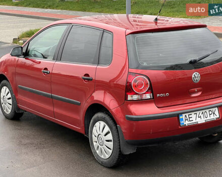 Червоний Фольксваген Поло, об'ємом двигуна 1.4 л та пробігом 180 тис. км за 6000 $, фото 10 на Automoto.ua