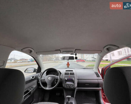 Червоний Фольксваген Поло, об'ємом двигуна 1.4 л та пробігом 180 тис. км за 6000 $, фото 17 на Automoto.ua