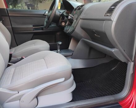 Красный Фольксваген Поло, объемом двигателя 1.4 л и пробегом 240 тыс. км за 4950 $, фото 9 на Automoto.ua