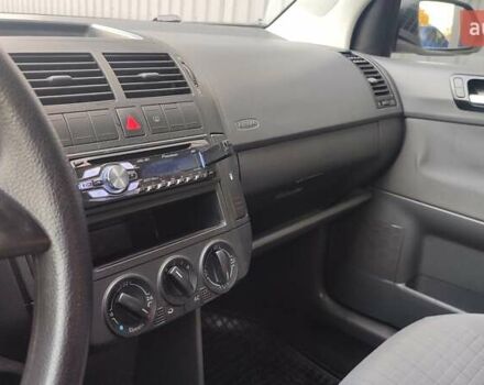 Красный Фольксваген Поло, объемом двигателя 1.4 л и пробегом 240 тыс. км за 4950 $, фото 27 на Automoto.ua