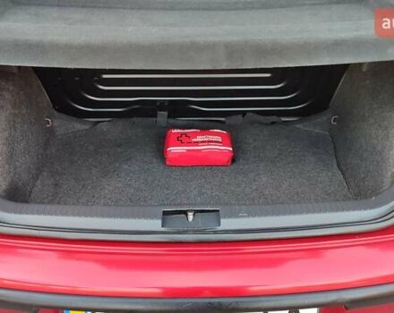 Красный Фольксваген Поло, объемом двигателя 1.4 л и пробегом 240 тыс. км за 4950 $, фото 23 на Automoto.ua