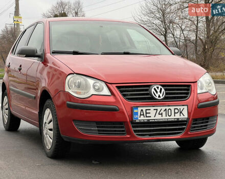 Червоний Фольксваген Поло, об'ємом двигуна 1.4 л та пробігом 180 тис. км за 6000 $, фото 5 на Automoto.ua