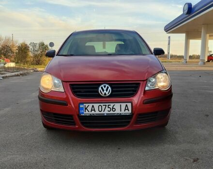 Красный Фольксваген Поло, объемом двигателя 1.4 л и пробегом 240 тыс. км за 4950 $, фото 5 на Automoto.ua