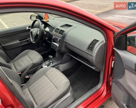 Червоний Фольксваген Поло, об'ємом двигуна 1.4 л та пробігом 180 тис. км за 6000 $, фото 12 на Automoto.ua