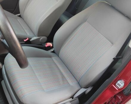 Красный Фольксваген Поло, объемом двигателя 1.4 л и пробегом 240 тыс. км за 4950 $, фото 12 на Automoto.ua