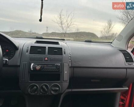 Красный Фольксваген Поло, объемом двигателя 1.4 л и пробегом 202 тыс. км за 4900 $, фото 14 на Automoto.ua