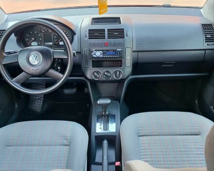 Красный Фольксваген Поло, объемом двигателя 1.4 л и пробегом 240 тыс. км за 4950 $, фото 11 на Automoto.ua