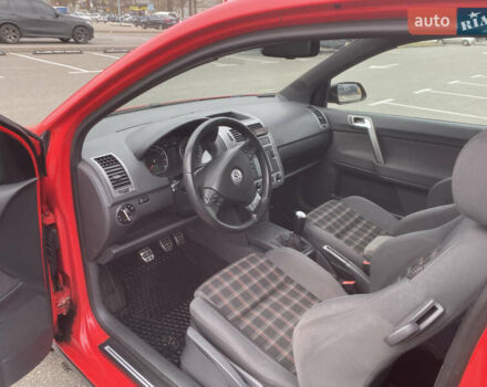 Красный Фольксваген Поло, объемом двигателя 1.78 л и пробегом 265 тыс. км за 7000 $, фото 6 на Automoto.ua