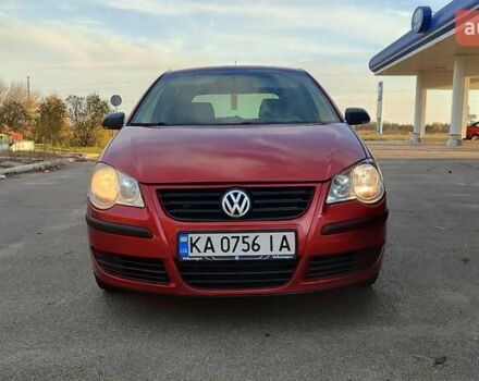 Красный Фольксваген Поло, объемом двигателя 1.4 л и пробегом 240 тыс. км за 4950 $, фото 6 на Automoto.ua