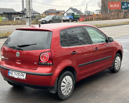 Червоний Фольксваген Поло, об'ємом двигуна 1.4 л та пробігом 180 тис. км за 6000 $, фото 6 на Automoto.ua