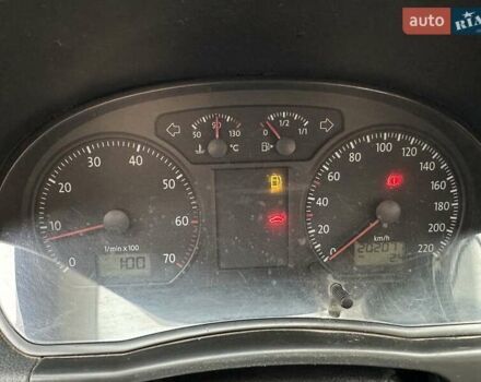 Красный Фольксваген Поло, объемом двигателя 1.4 л и пробегом 202 тыс. км за 4900 $, фото 4 на Automoto.ua