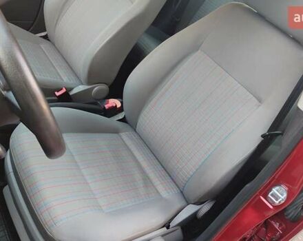 Красный Фольксваген Поло, объемом двигателя 1.4 л и пробегом 240 тыс. км за 4950 $, фото 14 на Automoto.ua