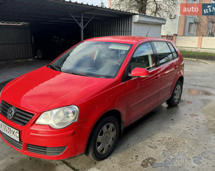 Красный Фольксваген Поло, объемом двигателя 1.4 л и пробегом 105 тыс. км за 6400 $, фото 1 на Automoto.ua