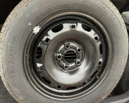 Червоний Фольксваген Поло, об'ємом двигуна 1.4 л та пробігом 130 тис. км за 5700 $, фото 8 на Automoto.ua