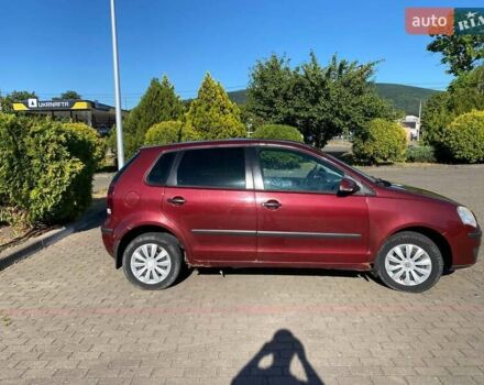 Красный Фольксваген Поло, объемом двигателя 1.4 л и пробегом 215 тыс. км за 4500 $, фото 1 на Automoto.ua