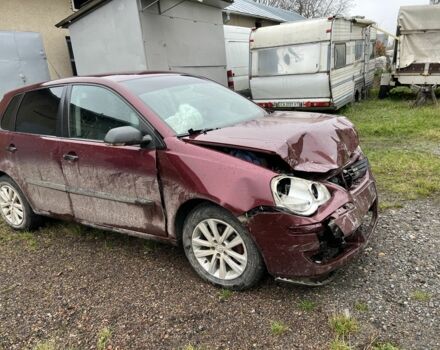 Червоний Фольксваген Поло, об'ємом двигуна 1.4 л та пробігом 285 тис. км за 2010 $, фото 3 на Automoto.ua
