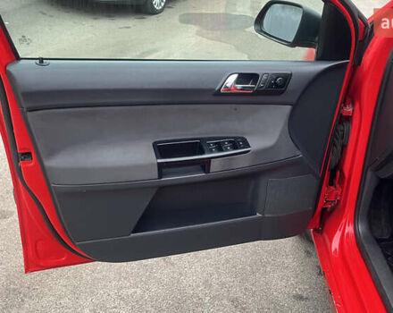 Красный Фольксваген Поло, объемом двигателя 1.4 л и пробегом 200 тыс. км за 4500 $, фото 9 на Automoto.ua