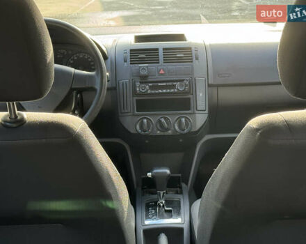 Красный Фольксваген Поло, объемом двигателя 1.4 л и пробегом 105 тыс. км за 6400 $, фото 14 на Automoto.ua