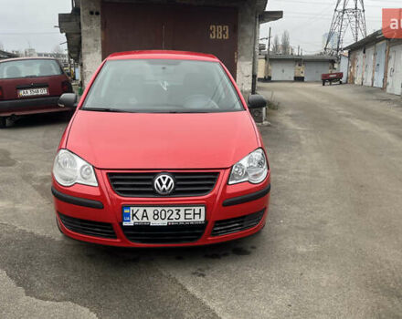 Красный Фольксваген Поло, объемом двигателя 1.4 л и пробегом 200 тыс. км за 4500 $, фото 1 на Automoto.ua