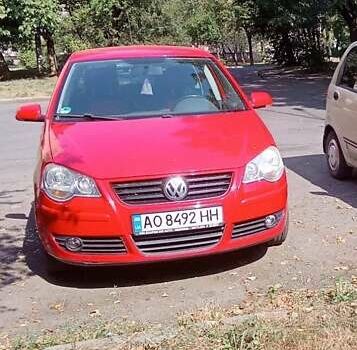 Красный Фольксваген Поло, объемом двигателя 1.2 л и пробегом 182 тыс. км за 4750 $, фото 1 на Automoto.ua