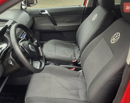 Красный Фольксваген Поло, объемом двигателя 1.4 л и пробегом 200 тыс. км за 4500 $, фото 10 на Automoto.ua