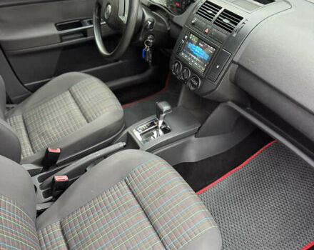 Красный Фольксваген Поло, объемом двигателя 1.39 л и пробегом 109 тыс. км за 6000 $, фото 13 на Automoto.ua