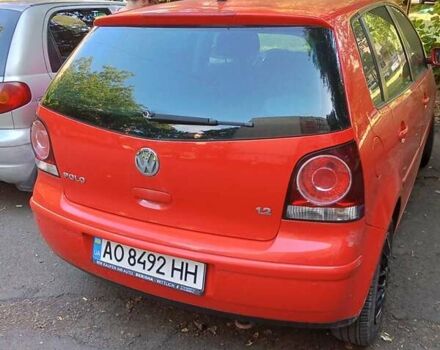 Красный Фольксваген Поло, объемом двигателя 1.2 л и пробегом 182 тыс. км за 4750 $, фото 2 на Automoto.ua