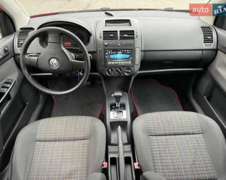 Красный Фольксваген Поло, объемом двигателя 1.39 л и пробегом 109 тыс. км за 6000 $, фото 8 на Automoto.ua