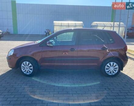 Красный Фольксваген Поло, объемом двигателя 1.4 л и пробегом 215 тыс. км за 4500 $, фото 2 на Automoto.ua