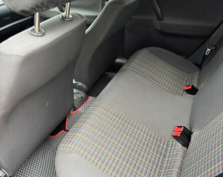 Красный Фольксваген Поло, объемом двигателя 1.39 л и пробегом 109 тыс. км за 6000 $, фото 7 на Automoto.ua