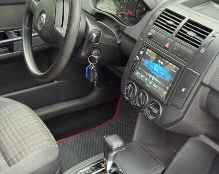 Красный Фольксваген Поло, объемом двигателя 1.39 л и пробегом 109 тыс. км за 6000 $, фото 14 на Automoto.ua