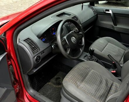 Червоний Фольксваген Поло, об'ємом двигуна 1.4 л та пробігом 193 тис. км за 2500 $, фото 3 на Automoto.ua