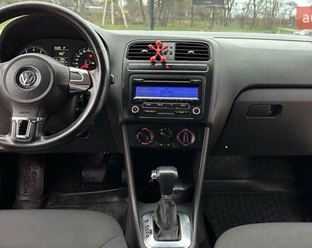 Красный Фольксваген Поло, объемом двигателя 1.39 л и пробегом 158 тыс. км за 6900 $, фото 10 на Automoto.ua
