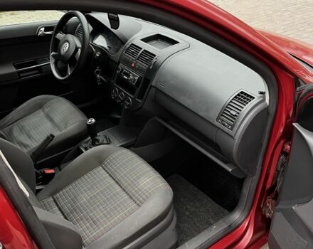 Червоний Фольксваген Поло, об'ємом двигуна 1.4 л та пробігом 193 тис. км за 2500 $, фото 7 на Automoto.ua
