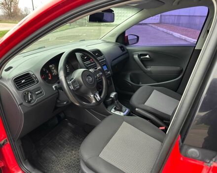 Красный Фольксваген Поло, объемом двигателя 1.4 л и пробегом 158 тыс. км за 6950 $, фото 5 на Automoto.ua