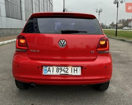 Красный Фольксваген Поло, объемом двигателя 1.39 л и пробегом 158 тыс. км за 6950 $, фото 6 на Automoto.ua
