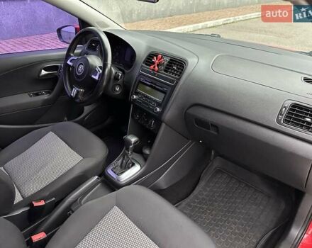 Красный Фольксваген Поло, объемом двигателя 1.39 л и пробегом 158 тыс. км за 6950 $, фото 16 на Automoto.ua