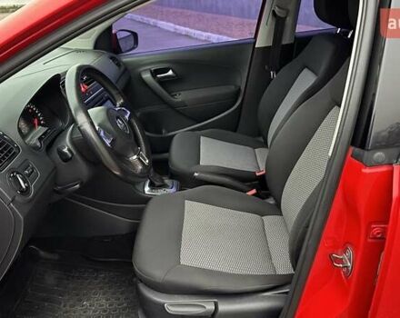 Красный Фольксваген Поло, объемом двигателя 1.39 л и пробегом 158 тыс. км за 6900 $, фото 11 на Automoto.ua