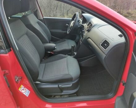 Червоний Фольксваген Поло, об'ємом двигуна 1.2 л та пробігом 200 тис. км за 5550 $, фото 17 на Automoto.ua