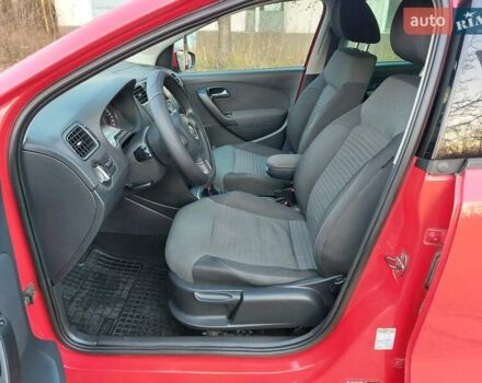 Червоний Фольксваген Поло, об'ємом двигуна 1.2 л та пробігом 200 тис. км за 5550 $, фото 63 на Automoto.ua