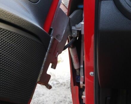 Красный Фольксваген Поло, объемом двигателя 1.2 л и пробегом 150 тыс. км за 5200 $, фото 6 на Automoto.ua