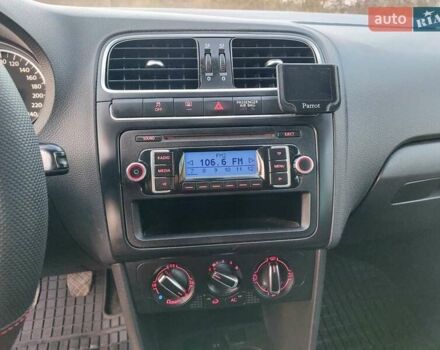 Червоний Фольксваген Поло, об'ємом двигуна 1.2 л та пробігом 200 тис. км за 5550 $, фото 59 на Automoto.ua