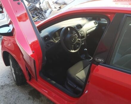 Красный Фольксваген Поло, объемом двигателя 1.2 л и пробегом 150 тыс. км за 5200 $, фото 7 на Automoto.ua