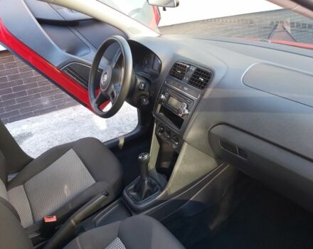 Красный Фольксваген Поло, объемом двигателя 1.2 л и пробегом 150 тыс. км за 5200 $, фото 16 на Automoto.ua