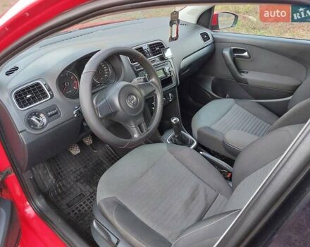 Червоний Фольксваген Поло, об'ємом двигуна 1.2 л та пробігом 200 тис. км за 5550 $, фото 20 на Automoto.ua