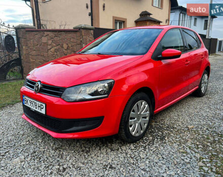 Красный Фольксваген Поло, объемом двигателя 1.2 л и пробегом 199 тыс. км за 5250 $, фото 1 на Automoto.ua