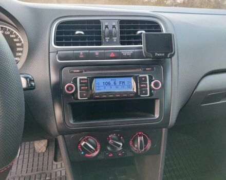 Червоний Фольксваген Поло, об'ємом двигуна 1.2 л та пробігом 200 тис. км за 5550 $, фото 21 на Automoto.ua