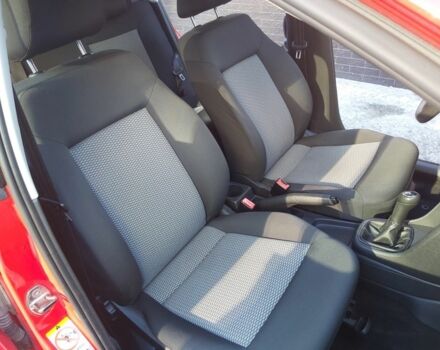 Красный Фольксваген Поло, объемом двигателя 1.2 л и пробегом 150 тыс. км за 5200 $, фото 4 на Automoto.ua